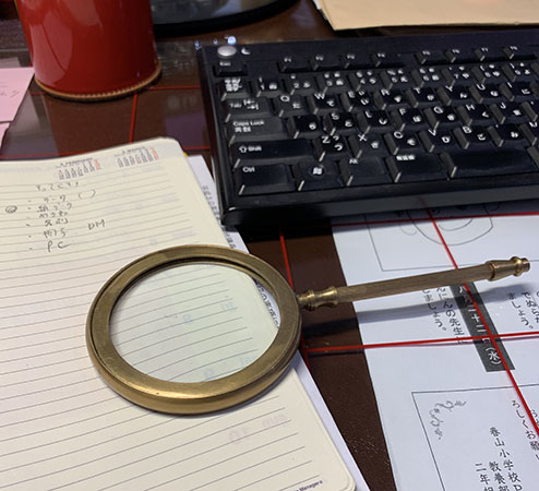 イギリスからとっても素敵な真鍮ゴールド製のアンティークのケトルが