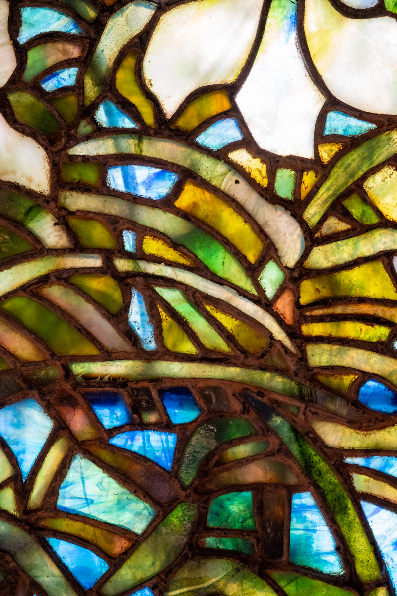 ルイス・C・ティファニーのステンドグラスから: 春秋堂日録