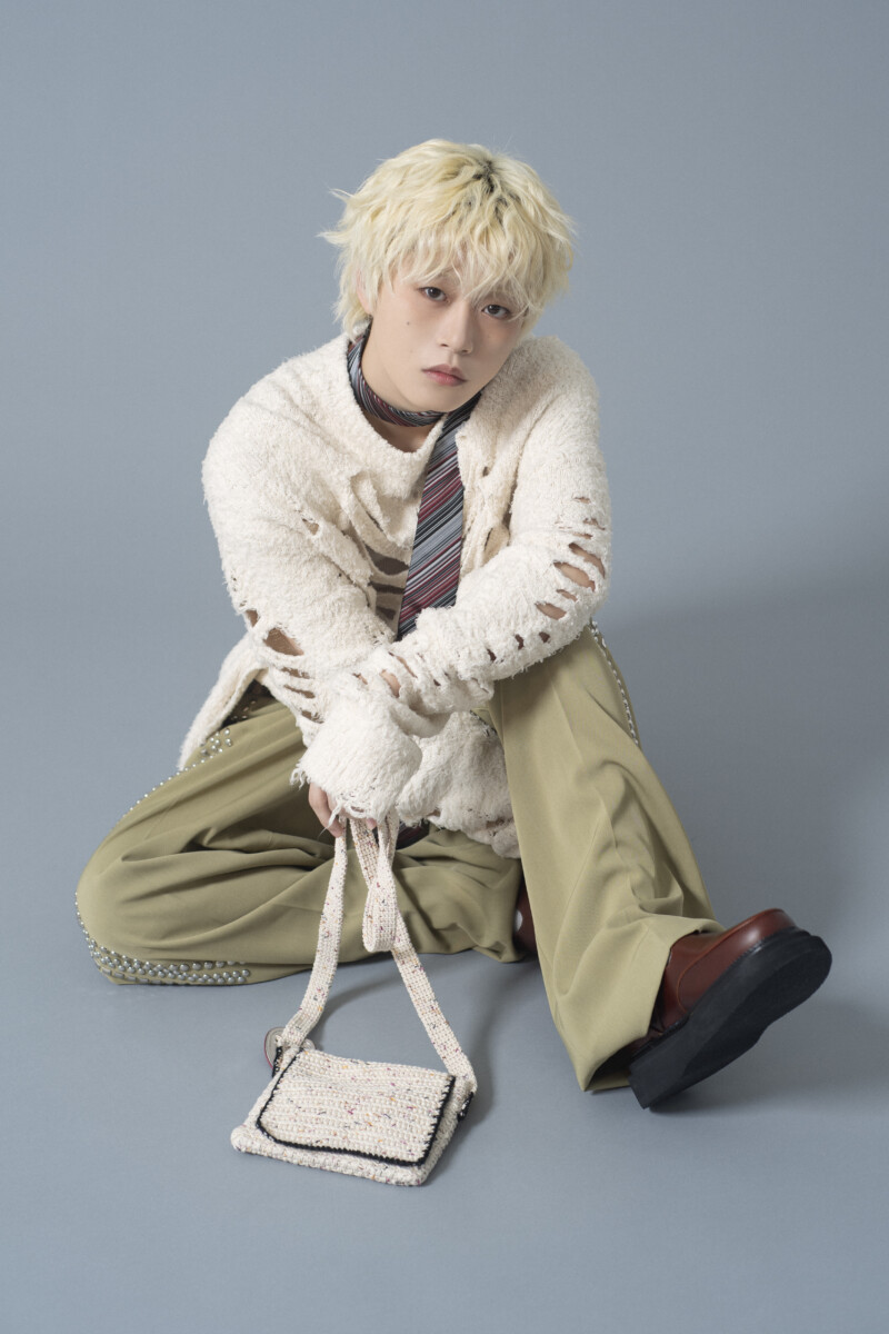 JO1木全翔也さんのニット作品や私物の編み道具を特別に公開 【装苑12月