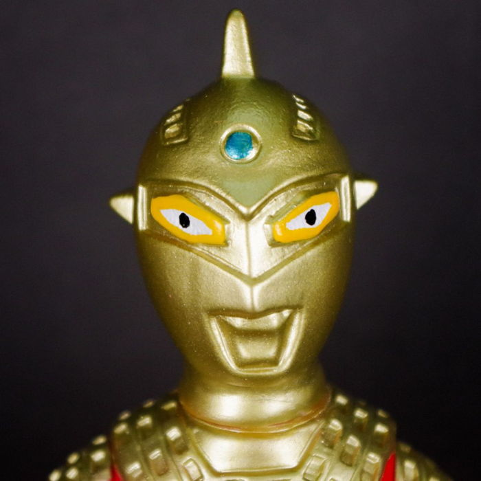 ブルマァク製「ウルトラセブン」が放映55周年の今年「シャンパン