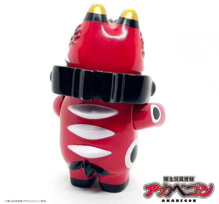 アーティスト・照紗氏の最新作「アカベゴン」の「初回オリジナルカラー