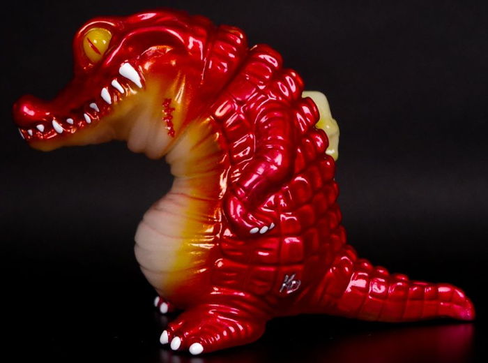 墓場の画廊でKAGEMARU DESIGNSの「クロちゃん」が妖しく光る！ | sofvi