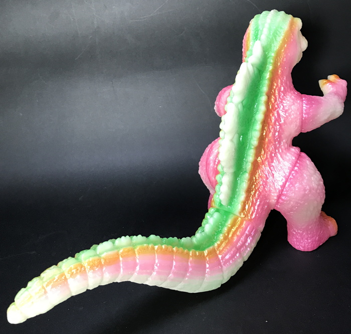 ハンズにて「マルサン創業100周年ゴジラ 夜桜蓄光Ver.福袋」発売