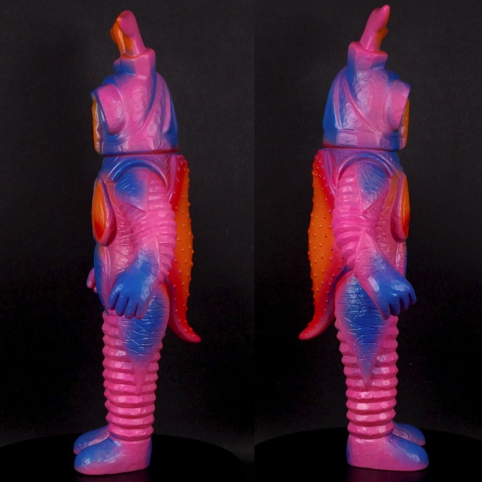 ギャラリー＆ショップ・墓場の画廊でブルマァクの「ゼットン」新カラー