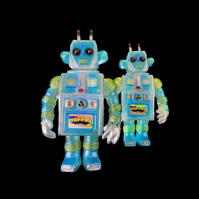 UHOHTOYSの「第七回 創作ソフビ決起集会」モノはいろいろ気になるのだ