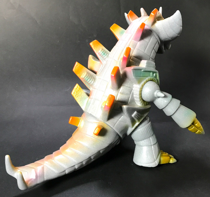 はじめてのウルトラマン展」限定でマルサン製「ウルトラマン350