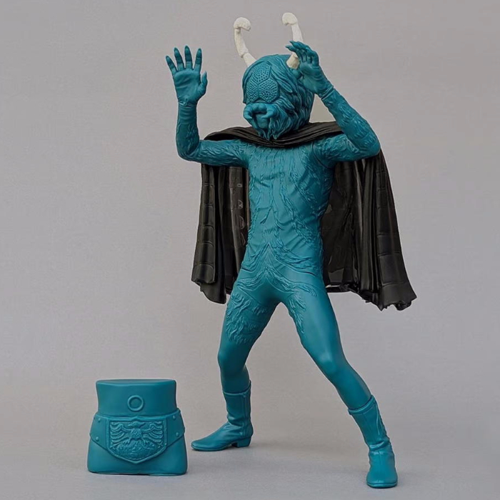 ビリケン商会の新作「蜘蛛男」はスパイダーブルー成型もいい感じ