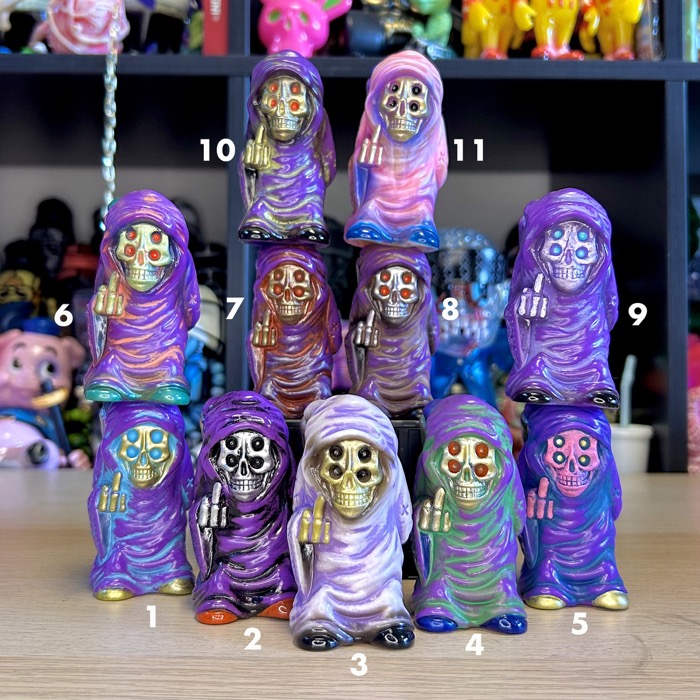 BlackBook ToyからMonster Farmとの「Boo」が「WH x GOLD Glitter」に