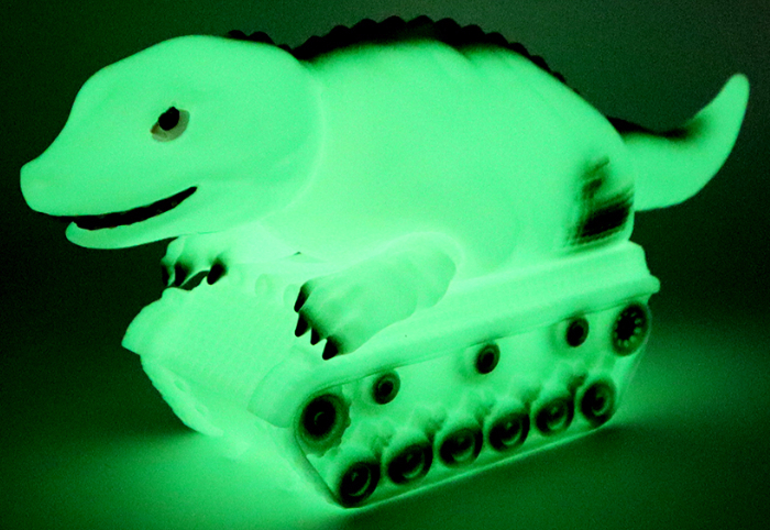 蓄光好き注目！ ELECTRIC TOYS製「恐竜戦車 3期カラー」は蓄光だ