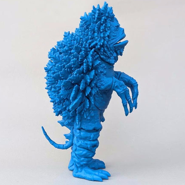 ビリケン商会の傑作キット「ガラモン」が、鮮やかな新色「青色」で待望