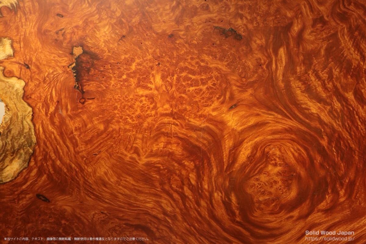 カリン（花梨）瘤杢の一枚板 | 無垢材とは | 一枚板比較