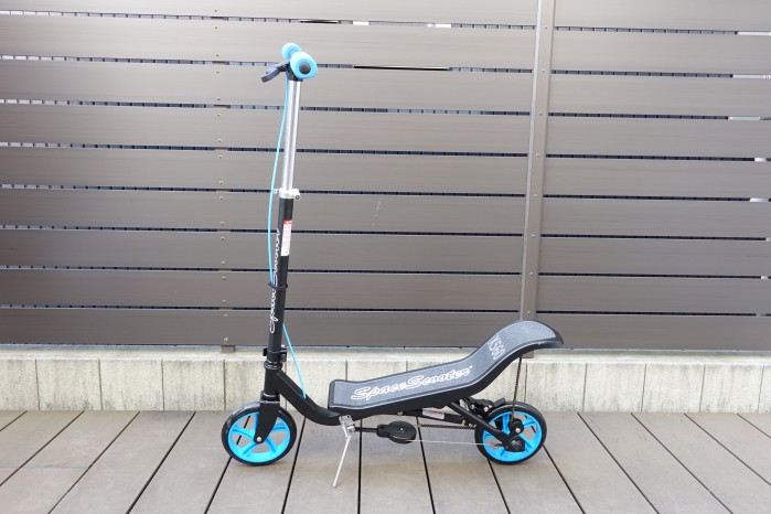 キックボードの進化系！？蹴らなくても進むスペーススクーターX560を