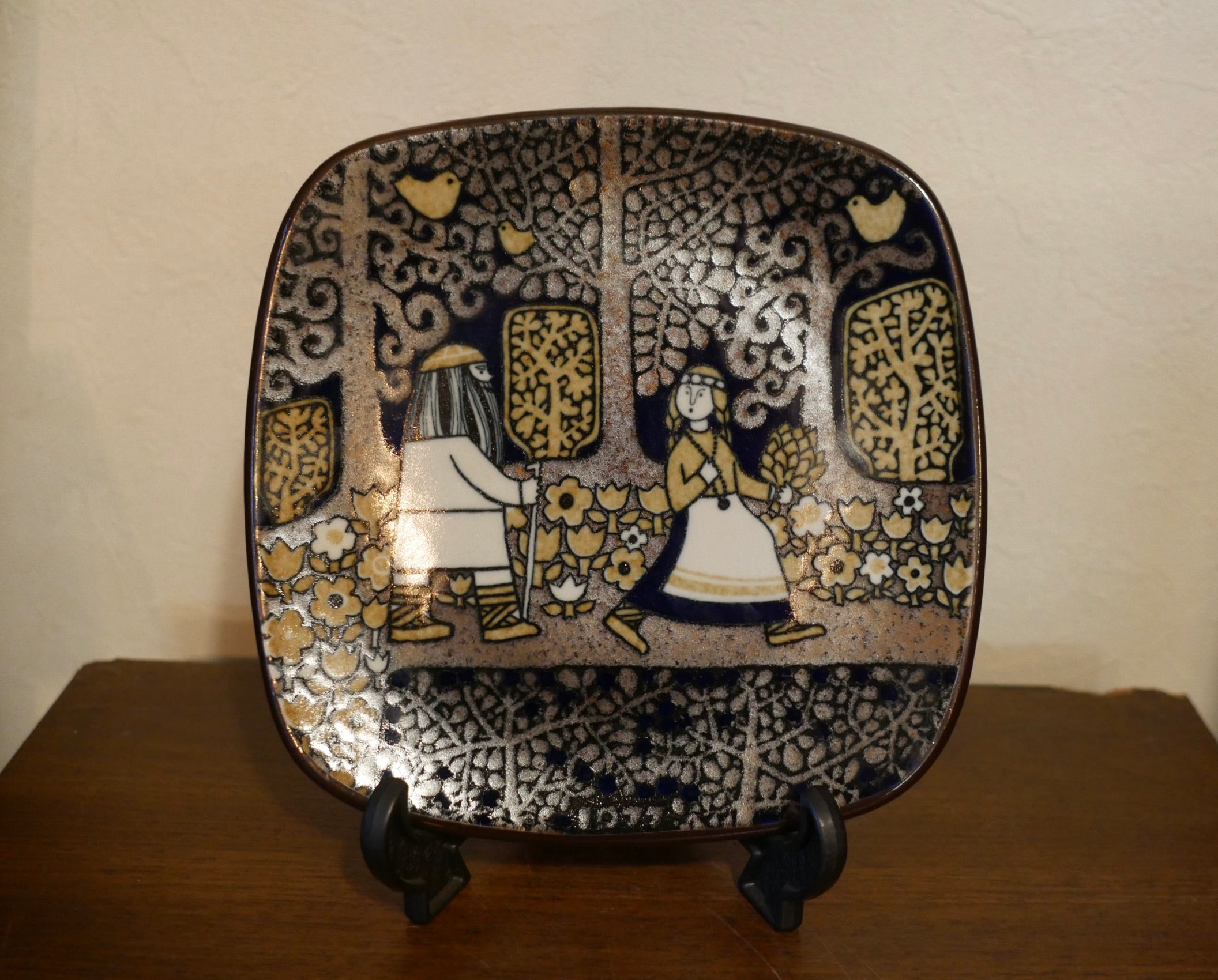 ARABIA 【Kalevala（カレワラ）】 1977年イヤープレート – smileantiques