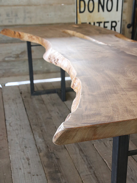 葉山展示品≪完成品≫無垢一枚板 トチ(栃) W2200×D700~960×t45mm