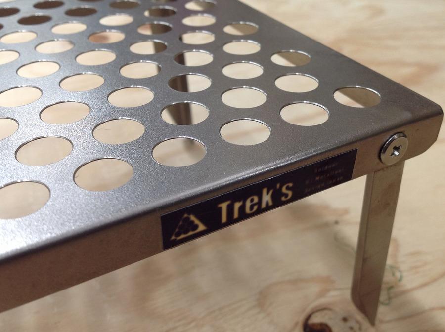 軽量すぎて頑丈なTREK`S（トレックス）の登山用アウトドアテーブルが