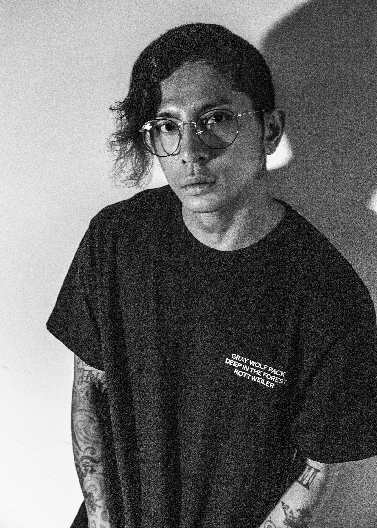 降谷建志はなぜソロ活動に情熱を注ぎ込むのか、“足の踏み場もない