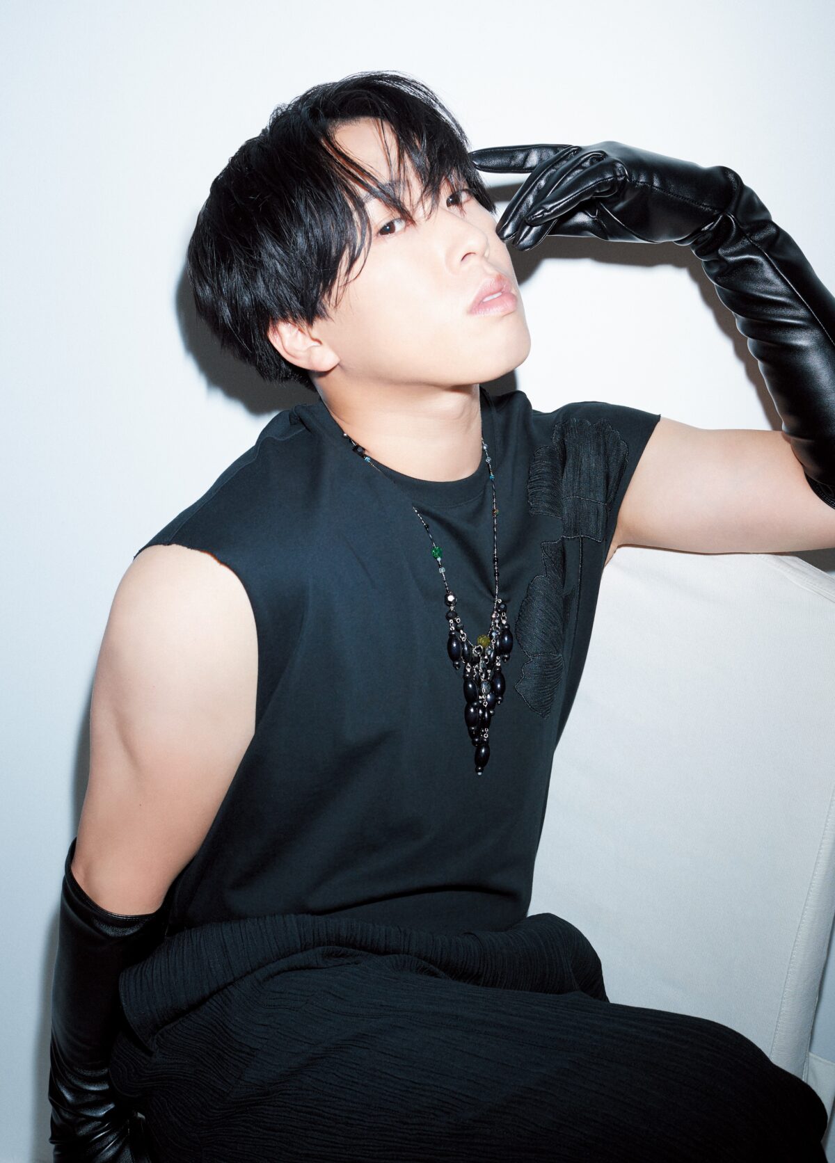 舘様、降臨。宮舘涼太がまとうNEOロイヤル｜【公式】SPRiNG ONLINE