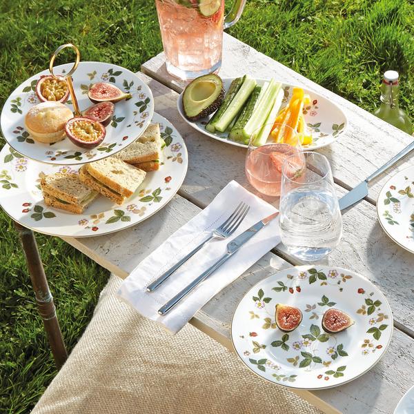 Wedgwood Wild Strawberry Dinnerware | artedona.