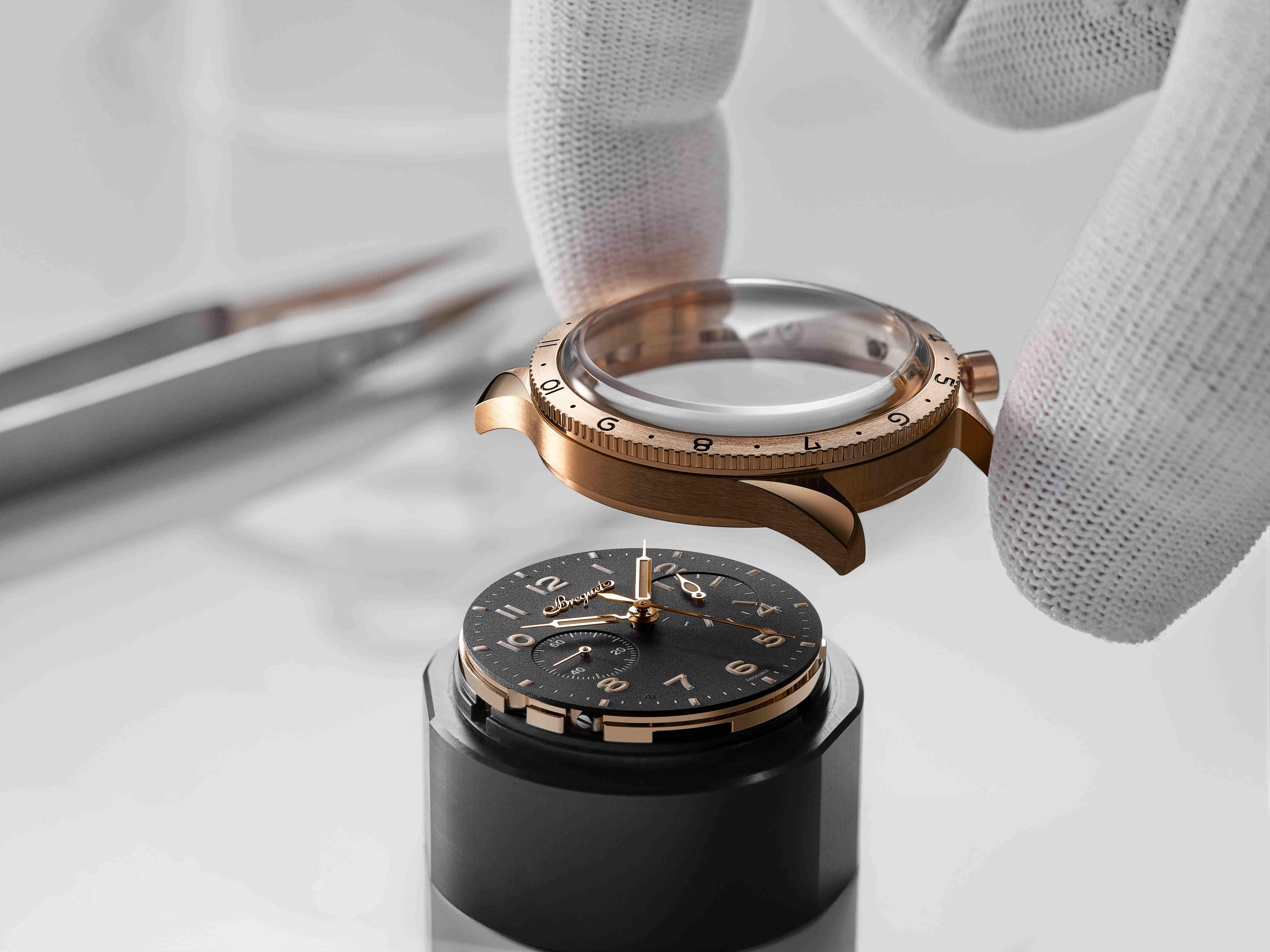 タイプ XX クロノグラフ 2075 | スウォッチ グループ ジャパン株式会社