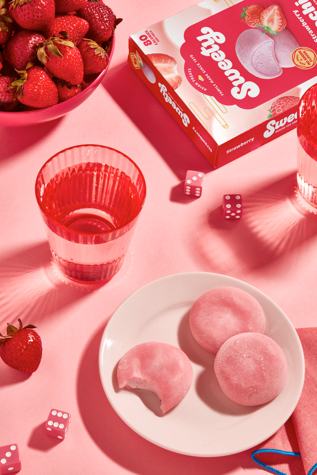Sweety_StrawberryMochi_1_2000x