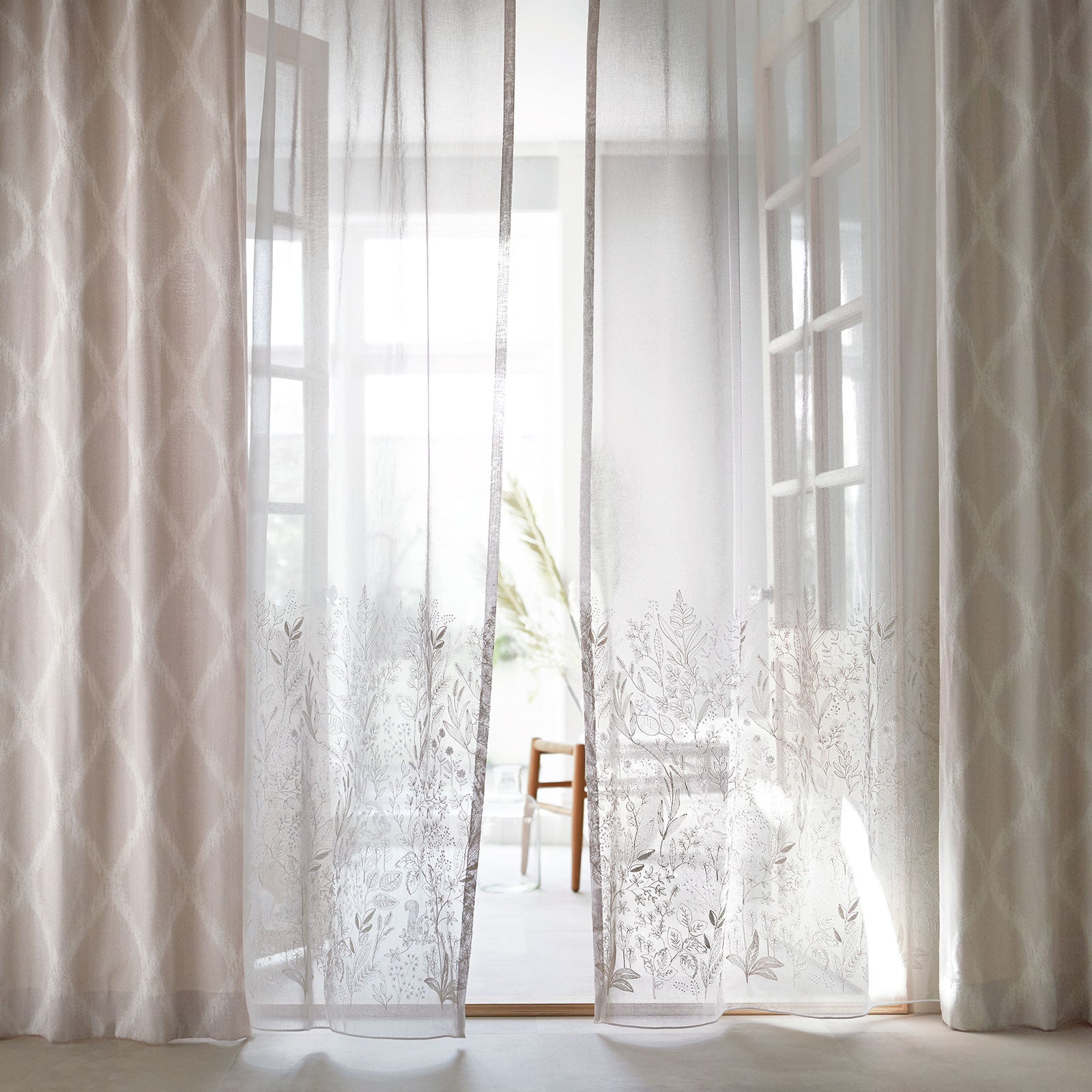 U-5002 Embroidery｜株式会社スミノエ インテリア プロダクツ（SUMINOE