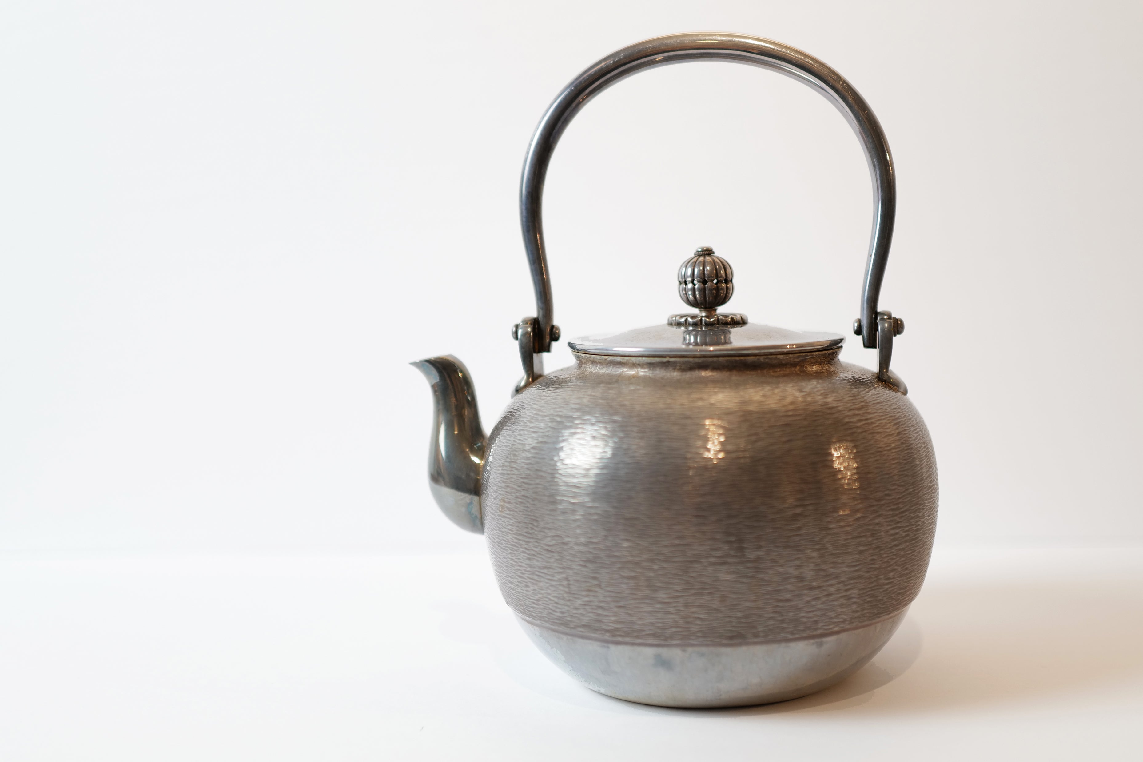 Nakagawa Joeki Silver Tea Kettle【中川净益· 纯银】 – Sunzen Art