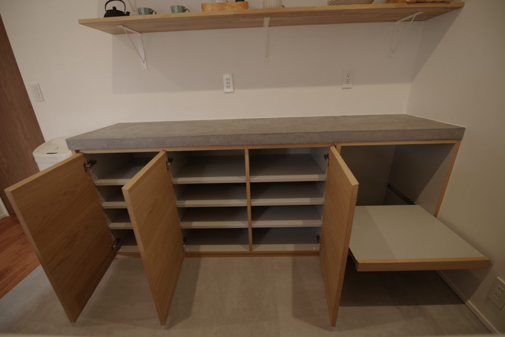 木とモールテックスのカップボード ⋆ オリジナルオーダー