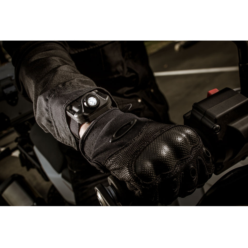 SUREFIRE 2211 – Rechargeable Variable-Output LED WristLight | SUREFIRE