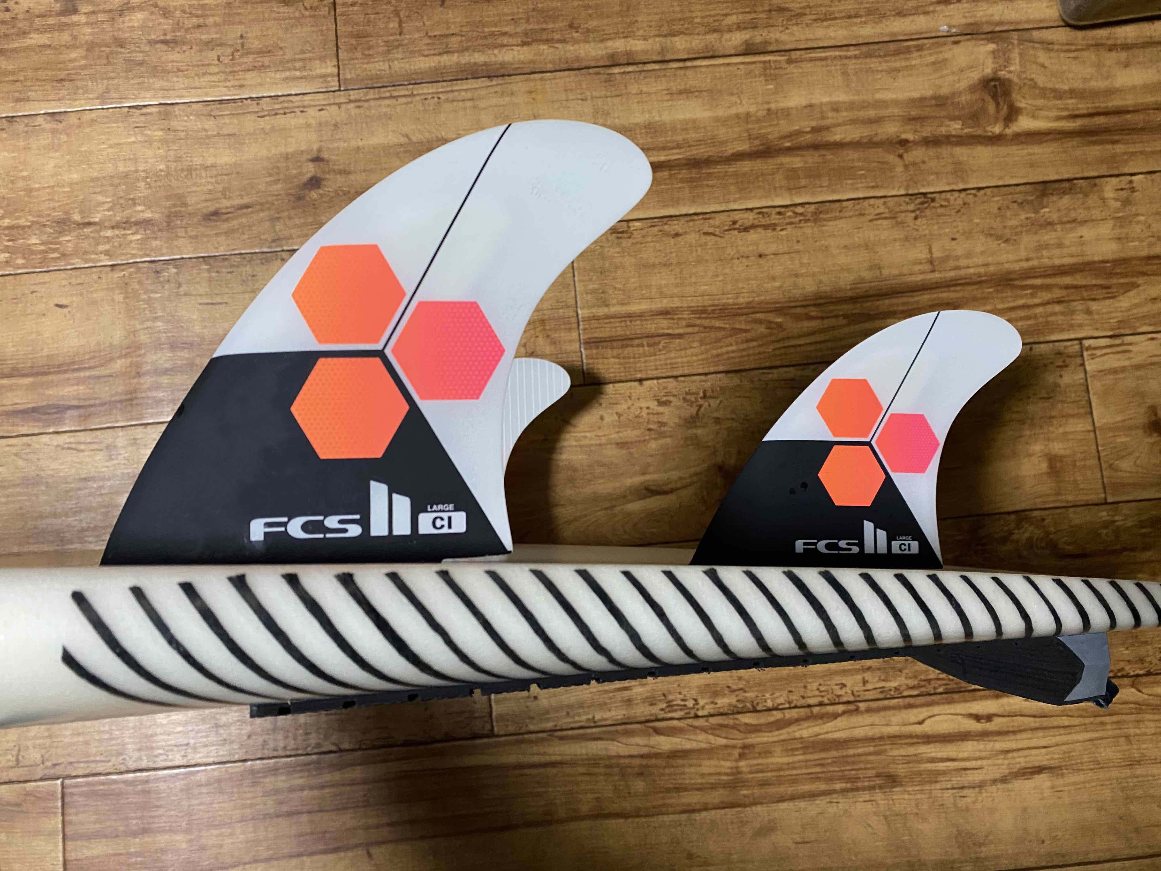 スタッフ鈴木の戯言。フィンの選び方は?? サーフィンの調子が悪いので