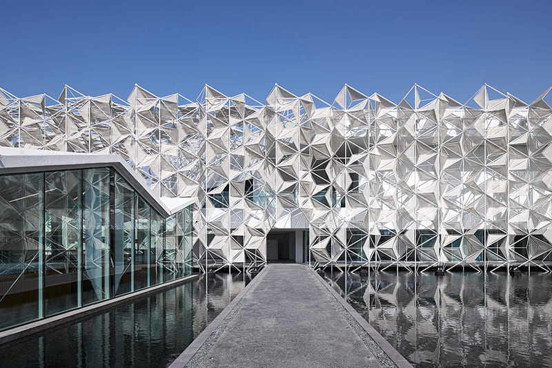 素材のリユースと女性の活躍、ふたつのテーマをつなぐ建築