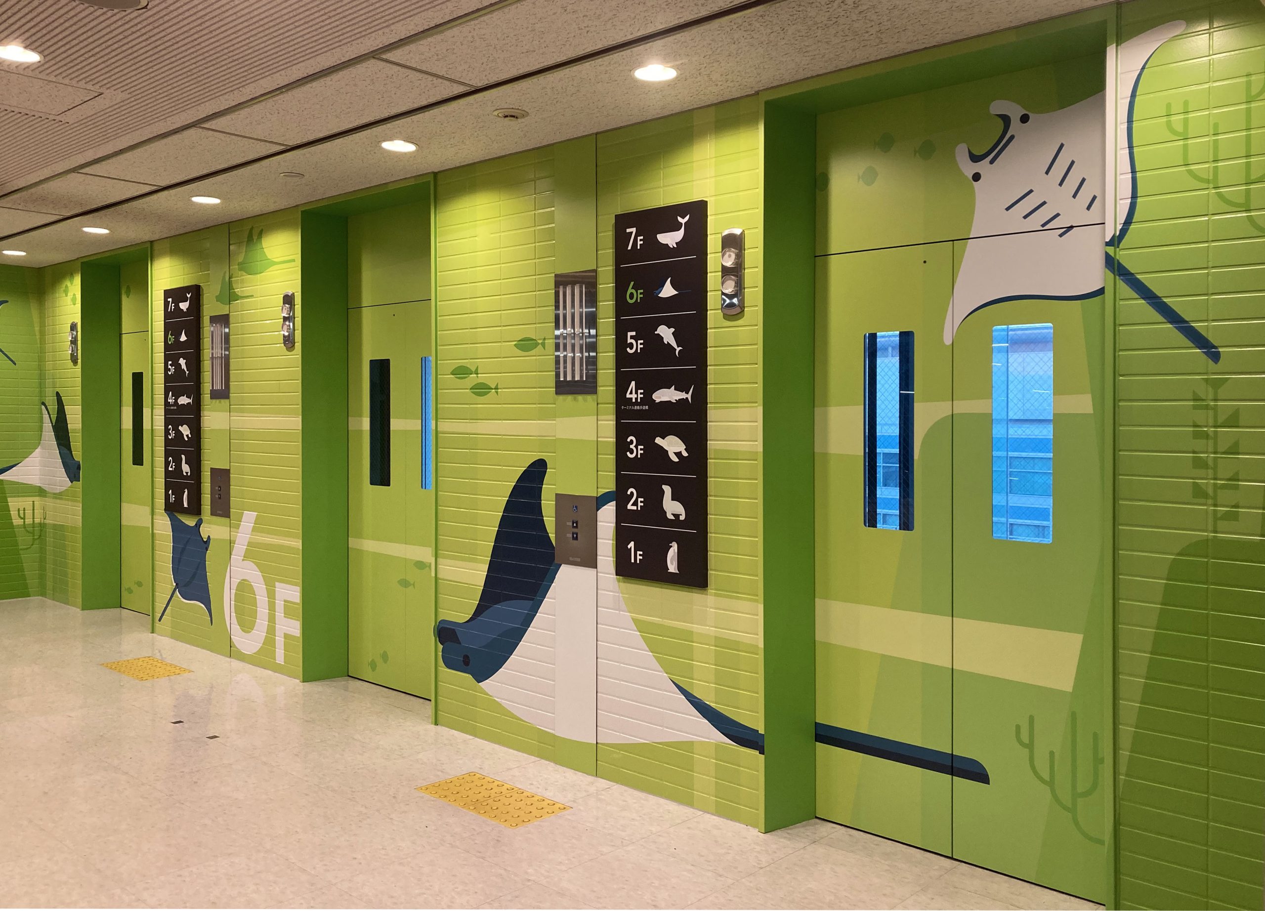 羽田空港P3立体駐車場駐車場サイン - 株式会社スズオカ SUZUOKA