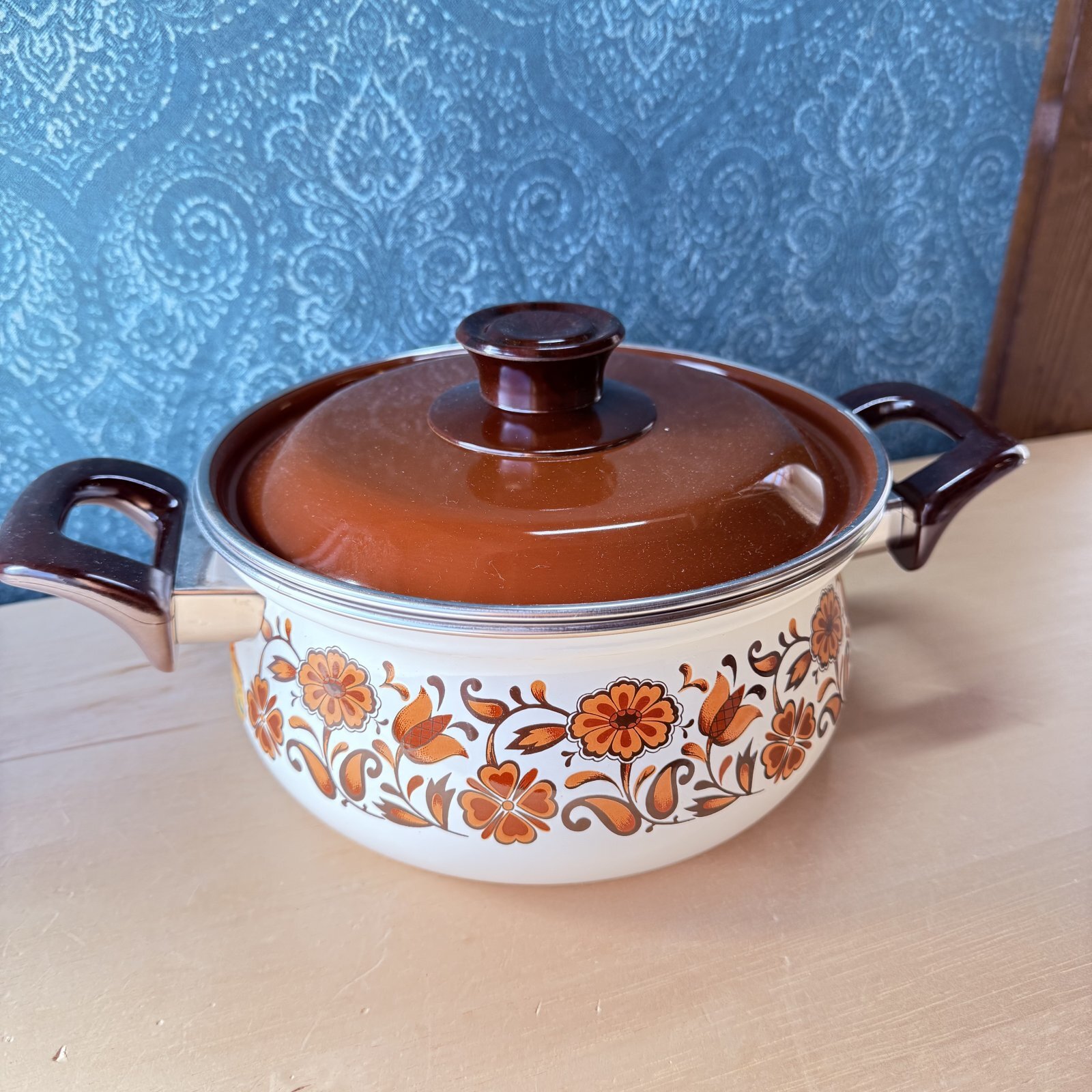 サンコーウェア モダンブラウン蓋 北欧風 花柄 ホーロー両手鍋 20cm