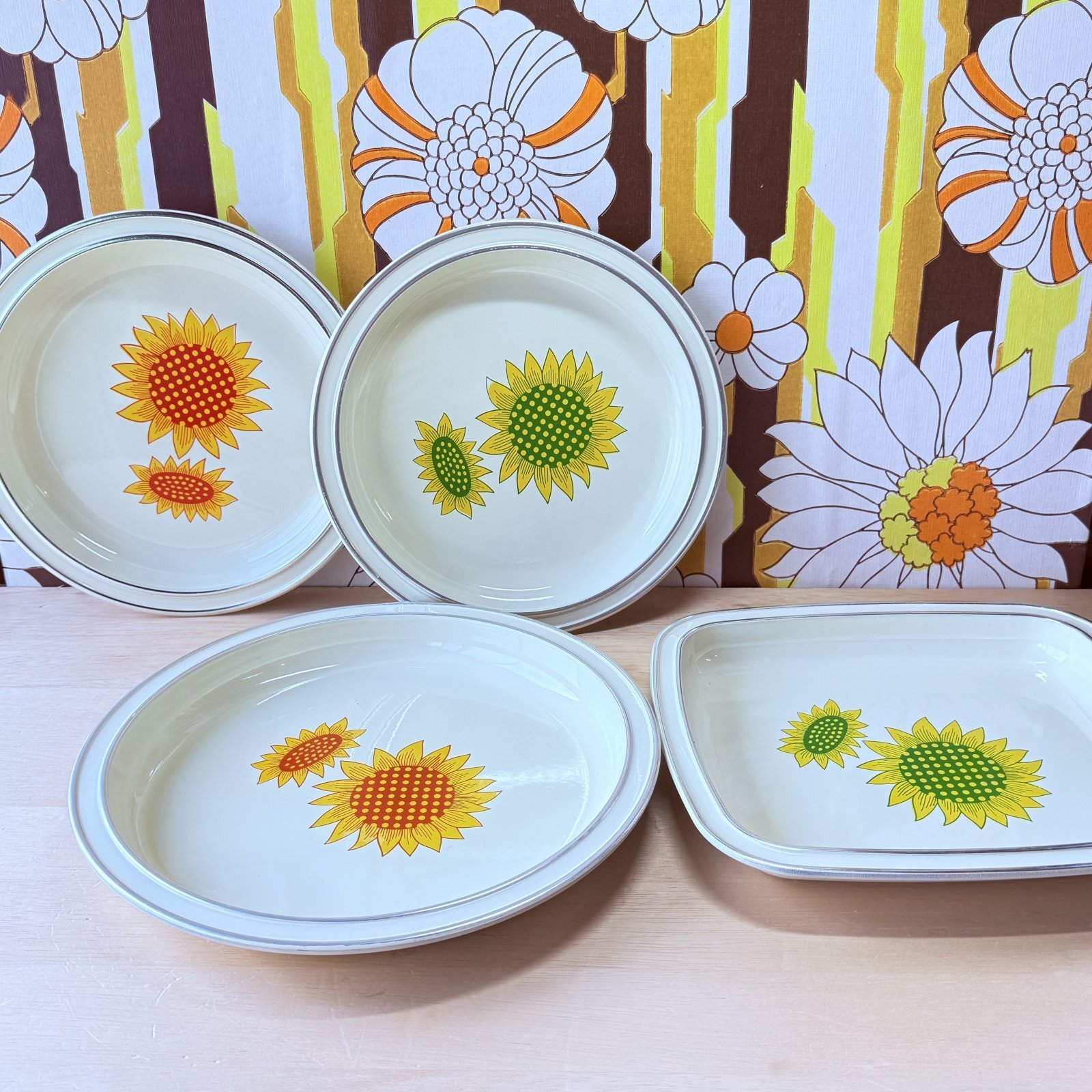 タイアップ商品〇 レトロポップ ひまわりトレイ フラワー花柄トレー 各種類