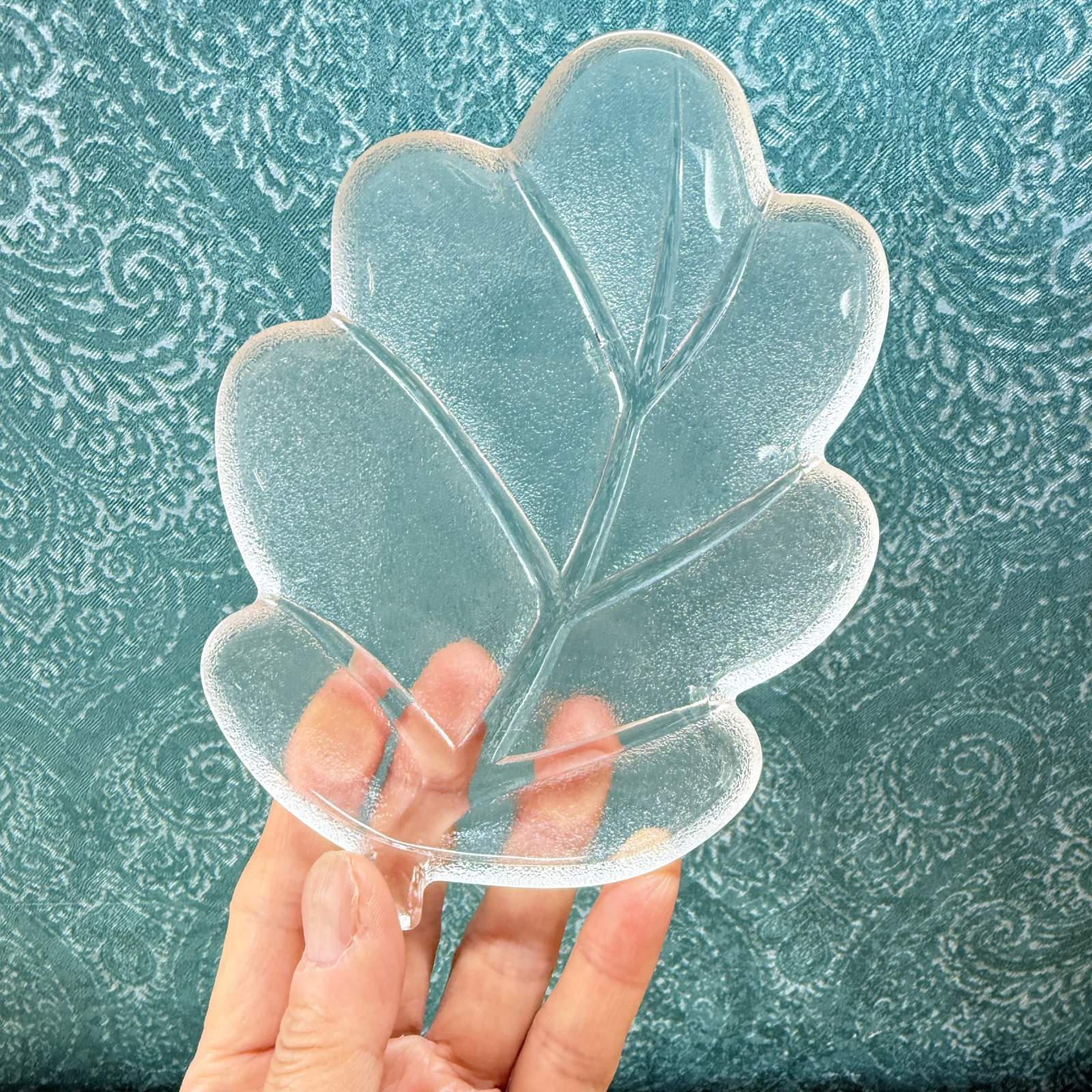 リーフ型 ガラスの器 葉っぱデザインのガラス皿