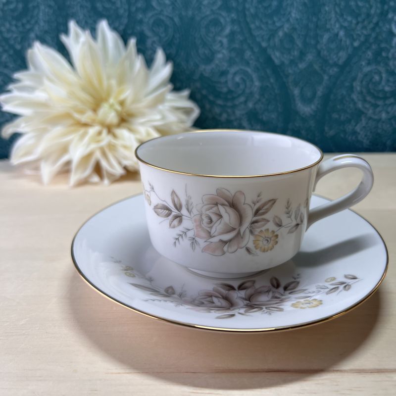 NORITAKE ノリタケアイボリー RCカップ&ソーサー 薔薇 花柄