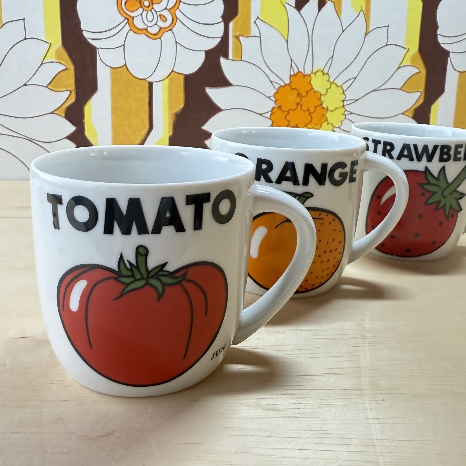 内藤ルネ風なJun レトロポップフルーツマグカップ トマト オレンジ