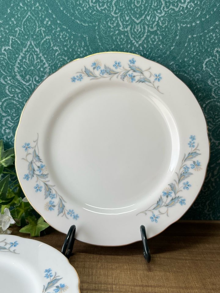 YAMATU JAPAN CHORI 可憐な青い花柄の20cmプレート皿 2枚セット ブルー