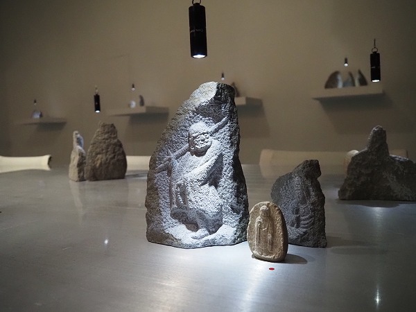 齋木三男個展「Little Buddhas」5月3日まで | ストーンサークル