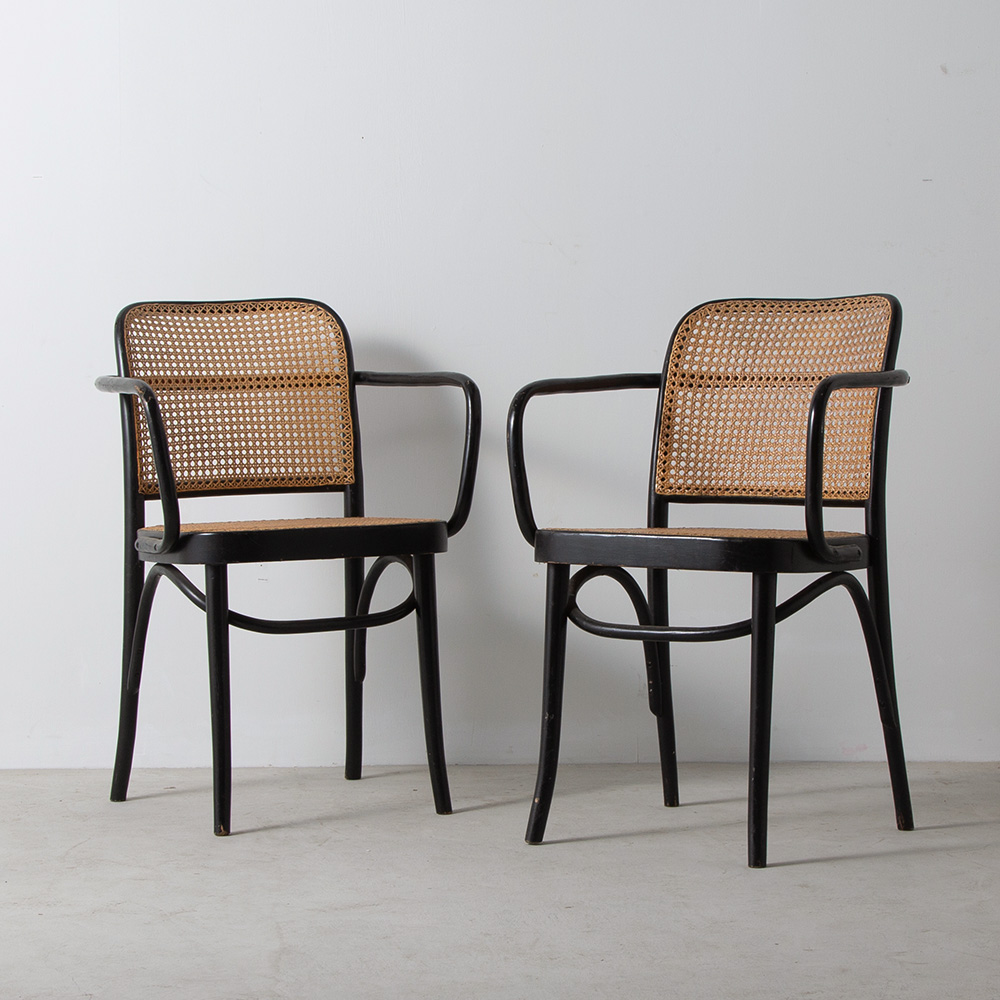 stoop | Bent Wood Arm Chair No.811 “Prague” by Josef Hoffmann for