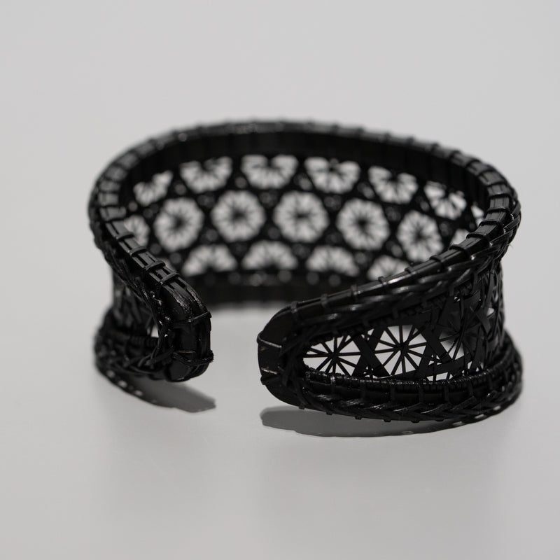 Chiemi Ogura / Bangle Chrysanthemum (Black) – HULS GALLERY TOKYO
