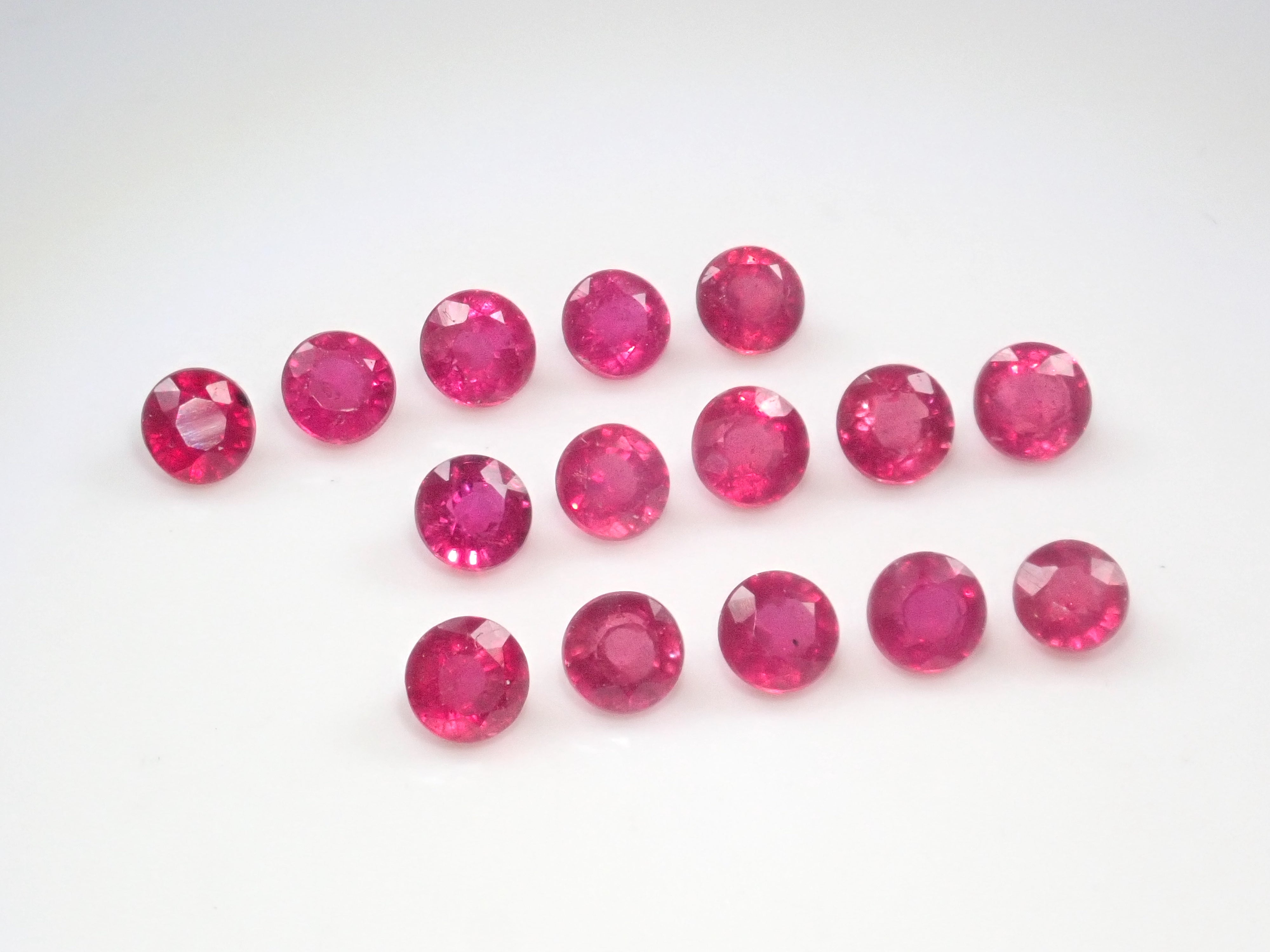 含浸ルビー1石ルース（4mm,ラウンドカット,見分け方説明記載）《複数