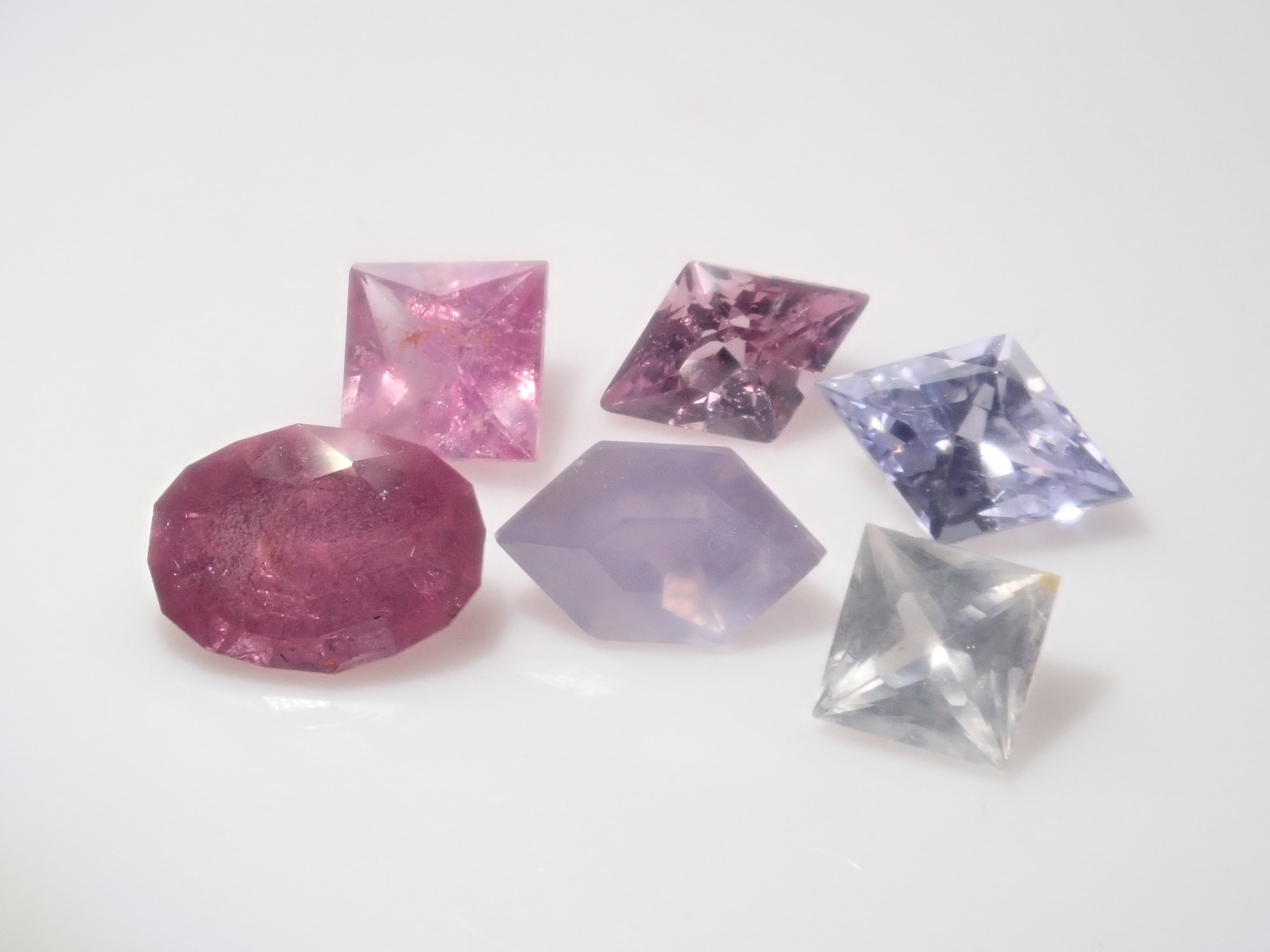 スリランカ産非加熱サファイア1石ルース シルクインクルージョン入り有