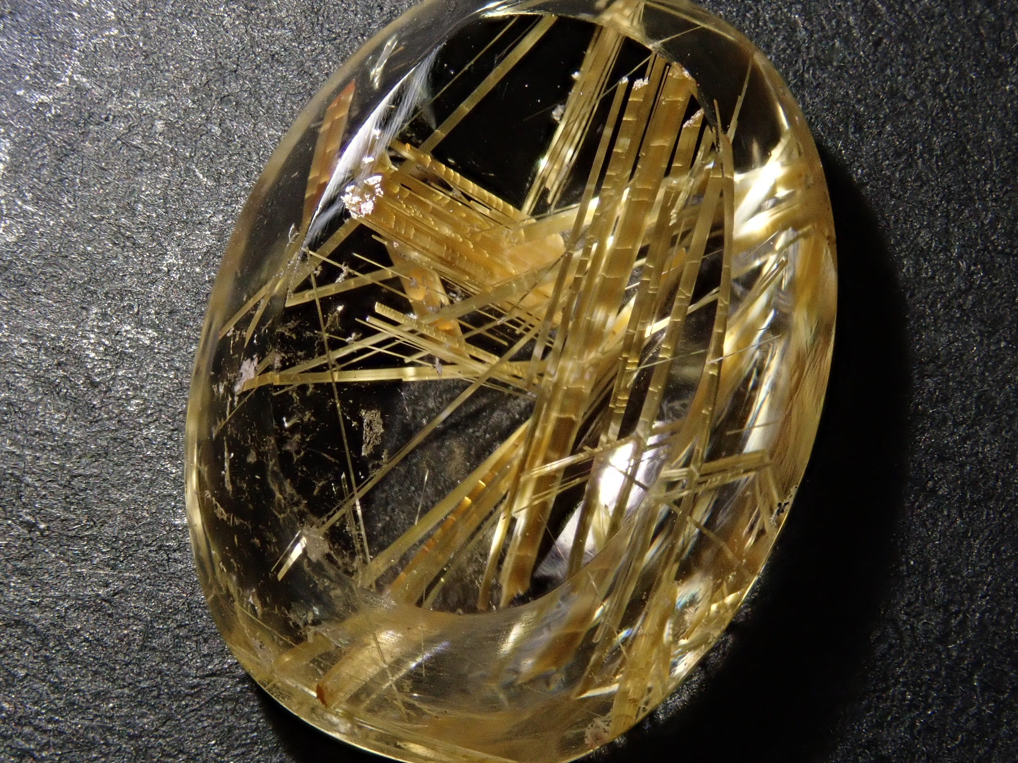 ルチルクォーツ（ルチルレイテッドクォーツ） 7.440ctルース（太陽