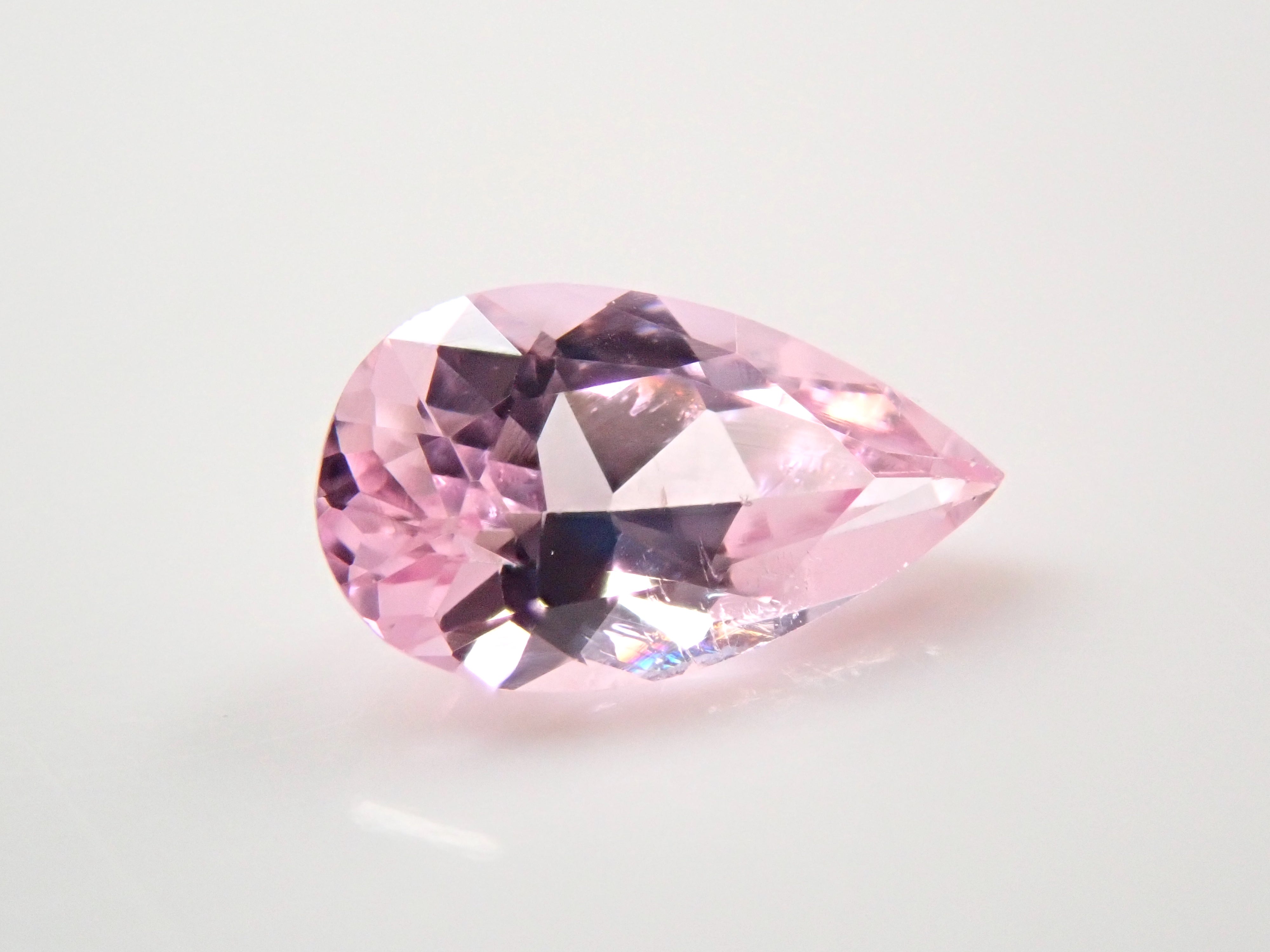 タンザニア産ピンクゾイサイト 0.242ctルース