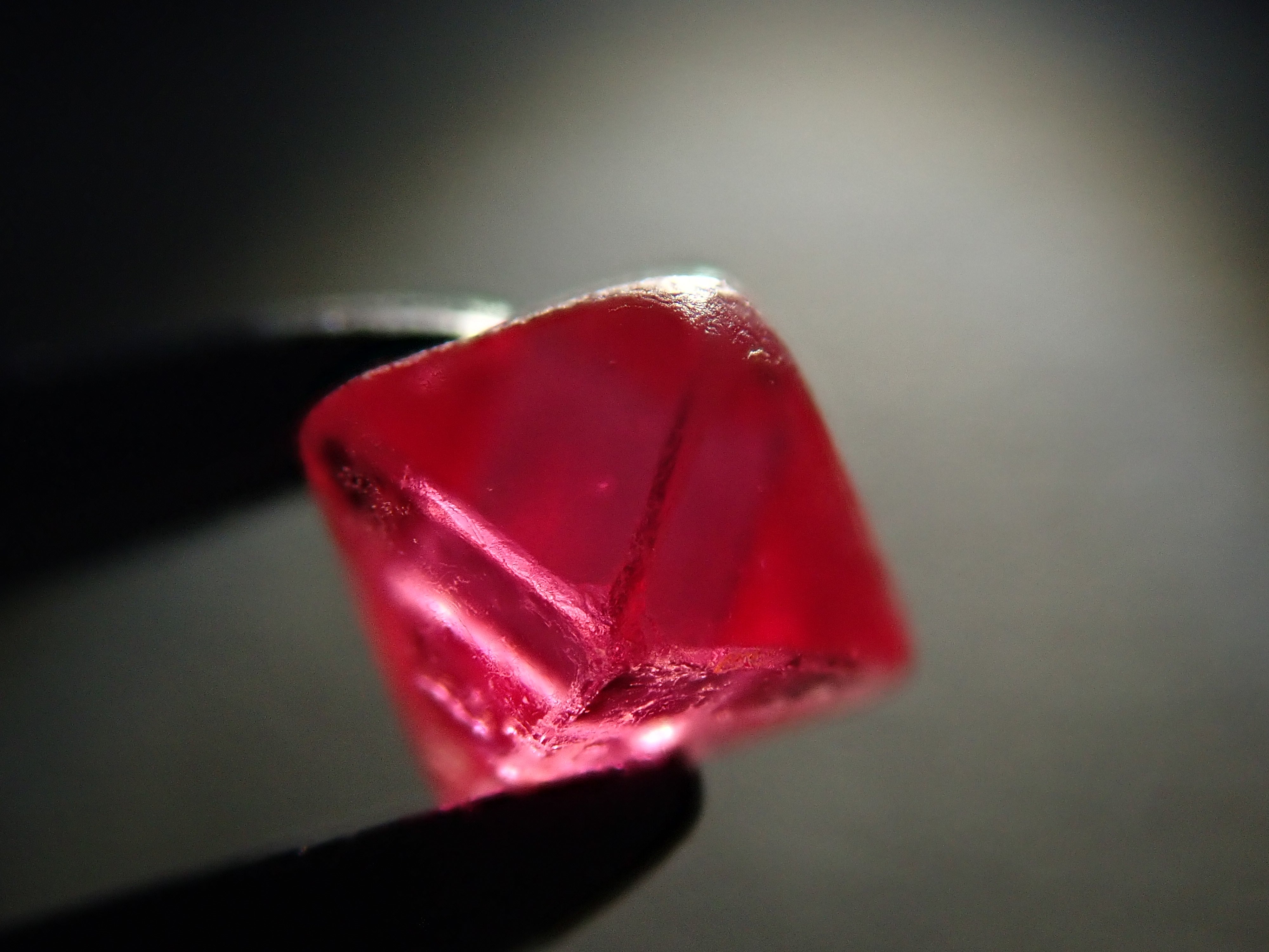 レッドスピネル 0.368ct原石