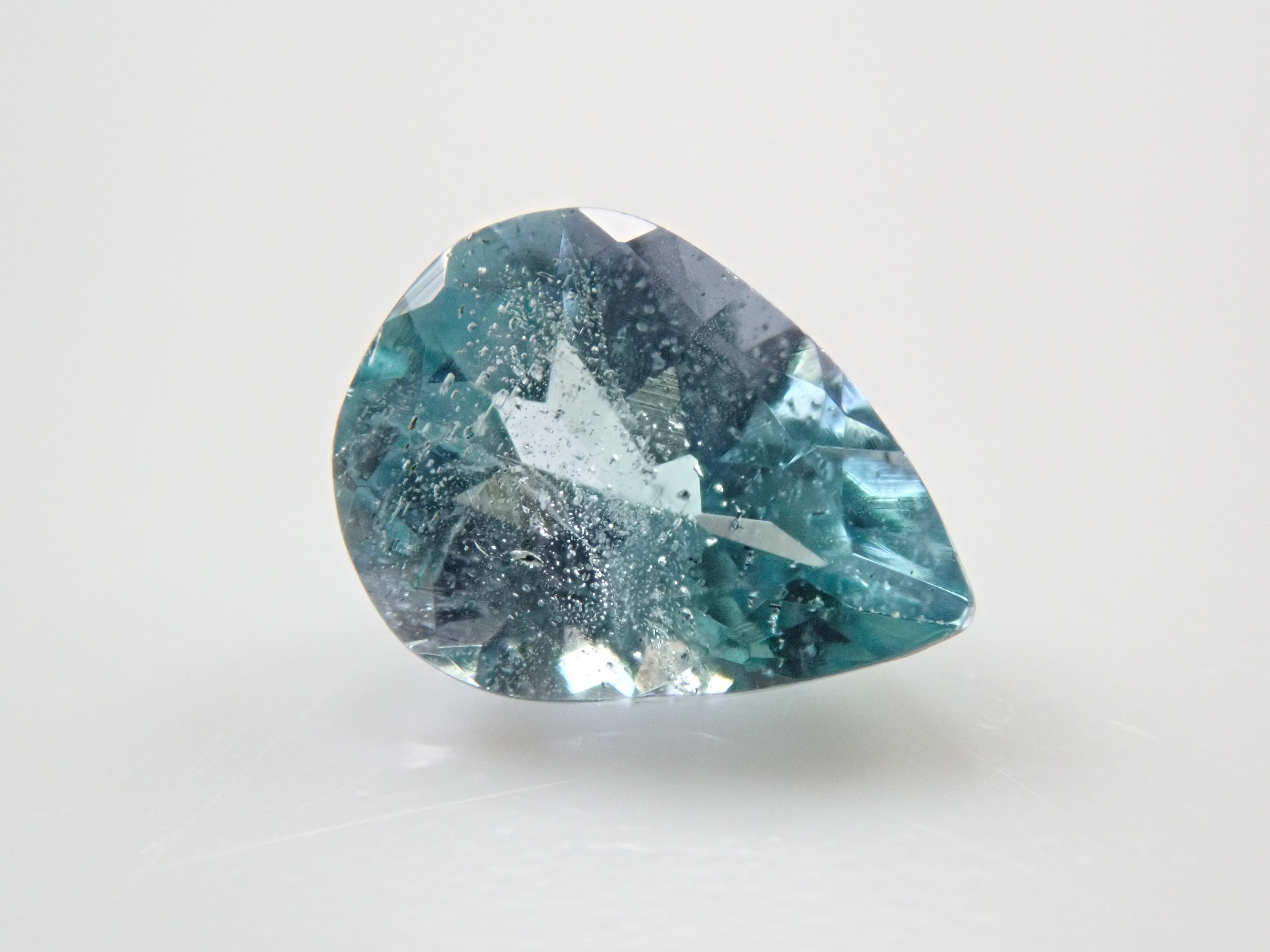 コーネルピン 0.303ctルース