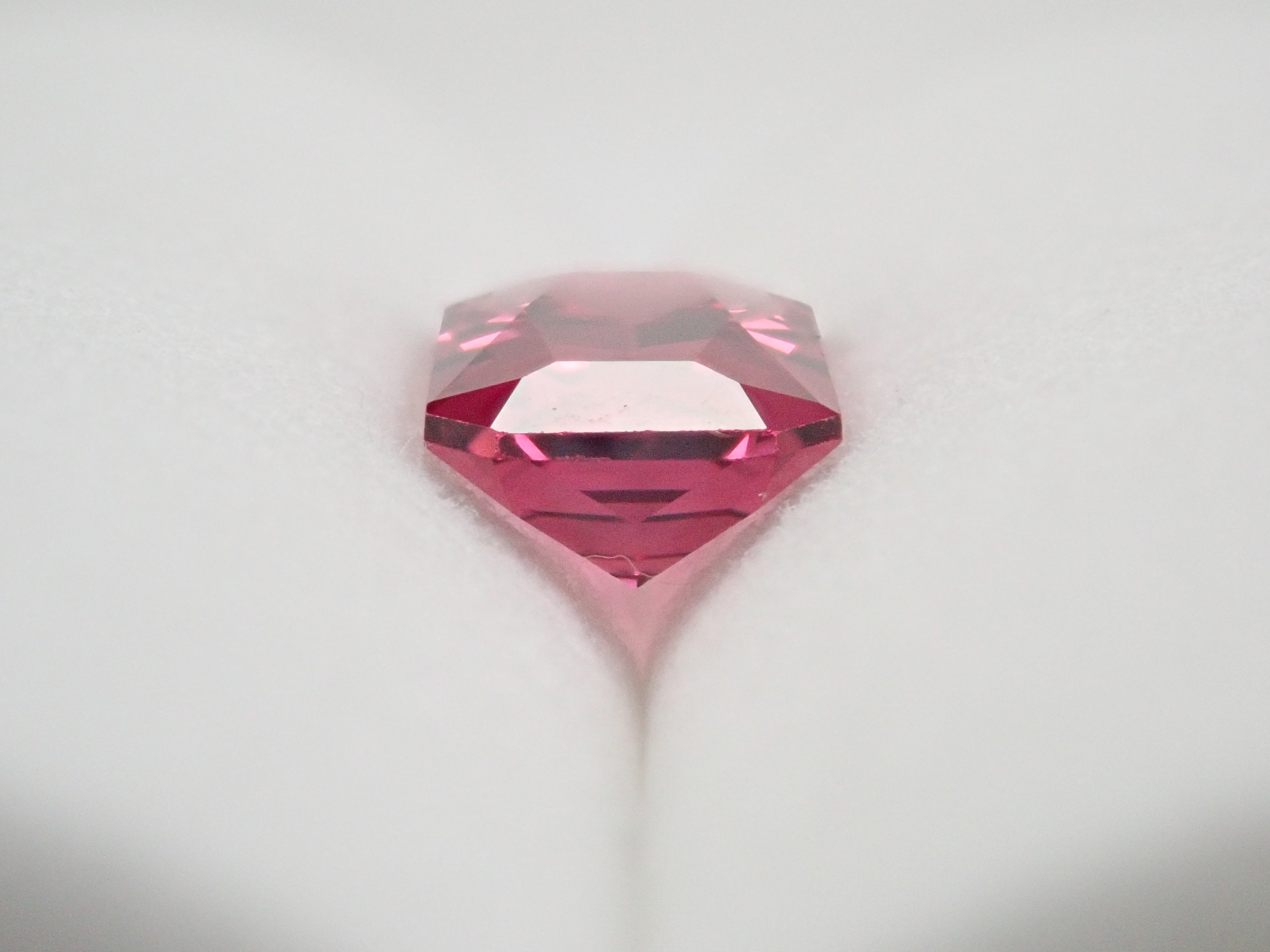 スリランカ産ロードライトガーネット 1.858ctルース