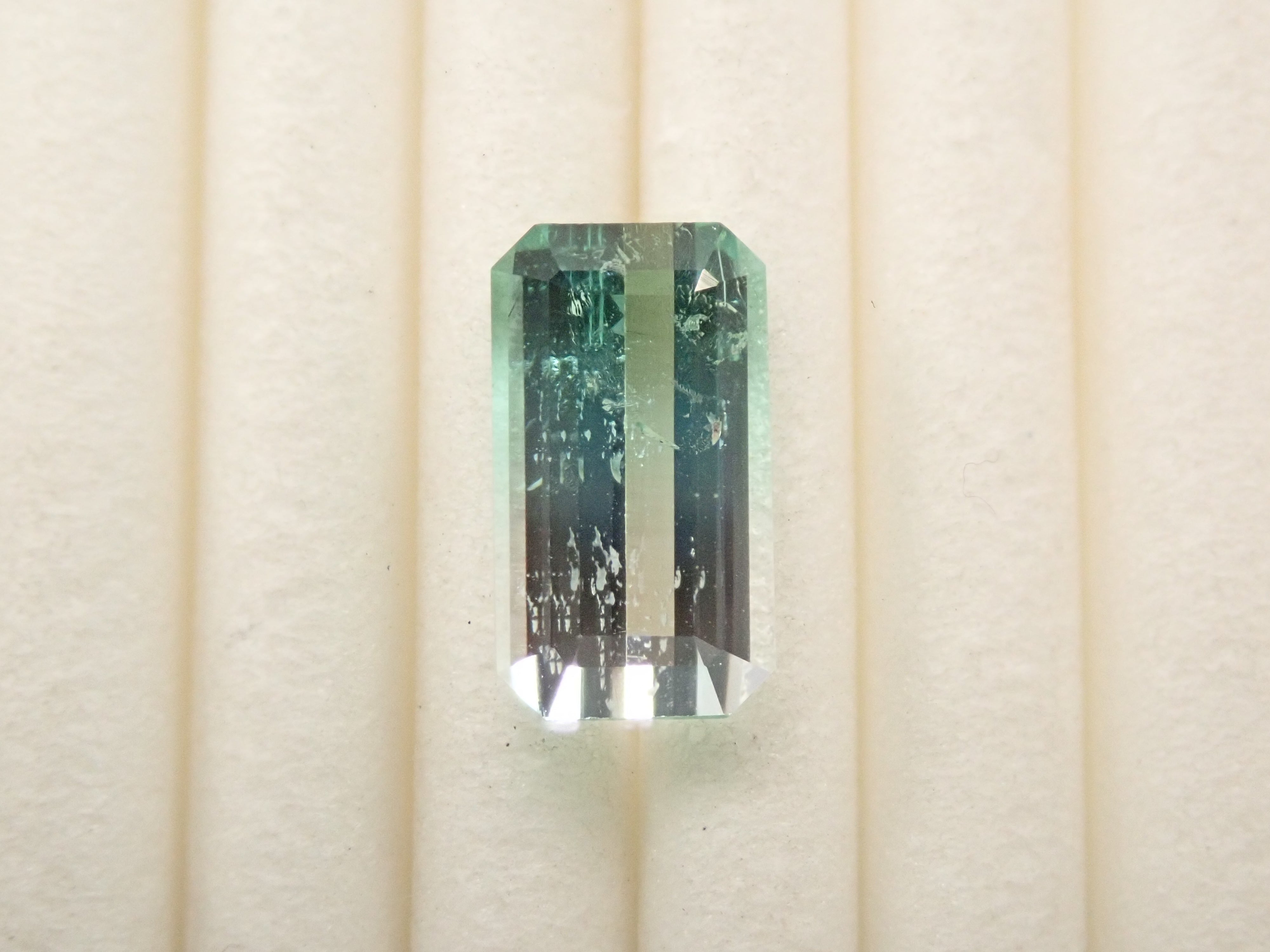 アフガニスタン産バイカラートルマリン 1.653ctルース