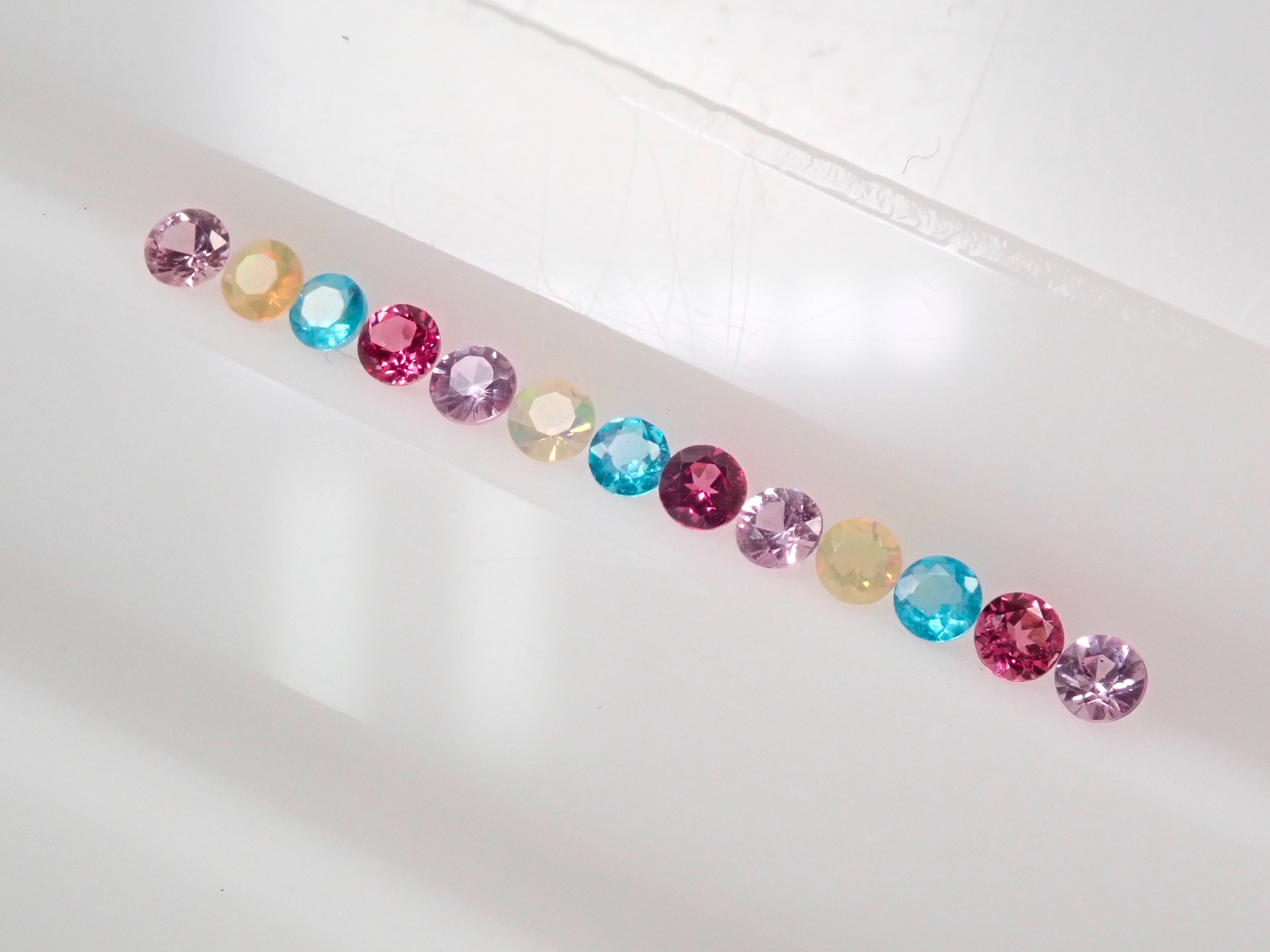 パライバトルマリン・ピンクサファイア・オパール・ピンクスピネル13