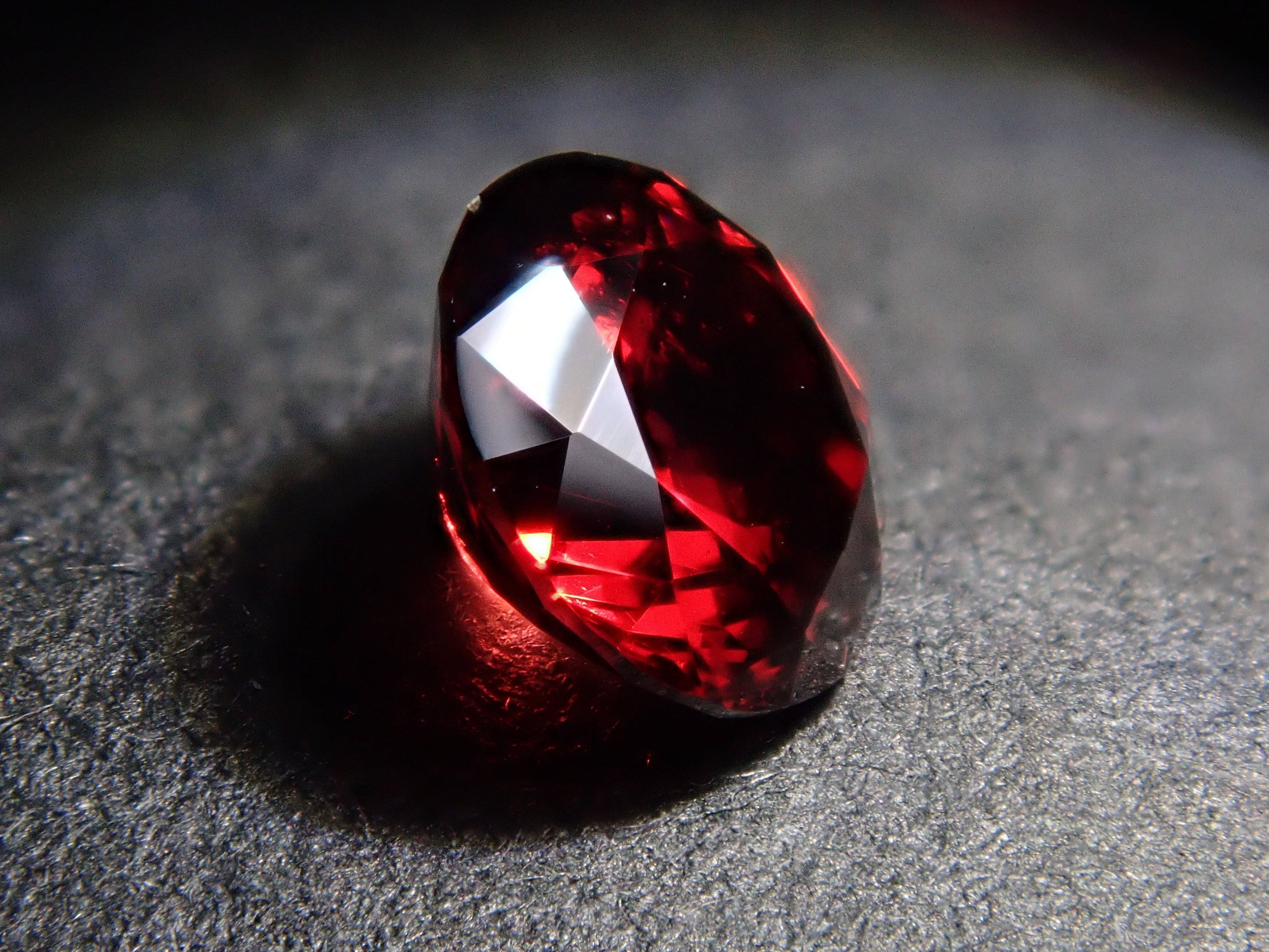 ロードライトガーネット 0.579ctルース